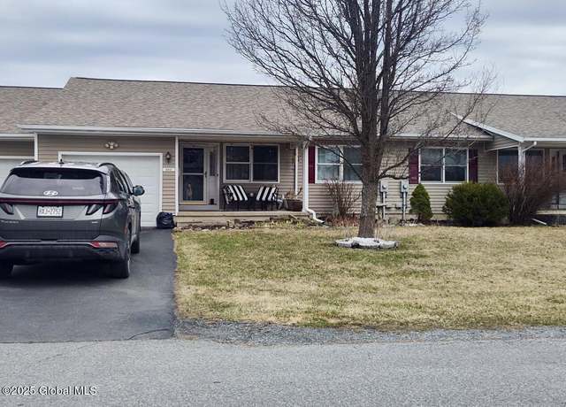 Property at 122 Skyview Dr, Greenville, NY 12083, 2 beds, 2 baths