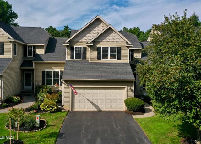 Property at 13 Killarney Ct, Saratoga Springs, NY 12866, 3 beds, 2.5 baths