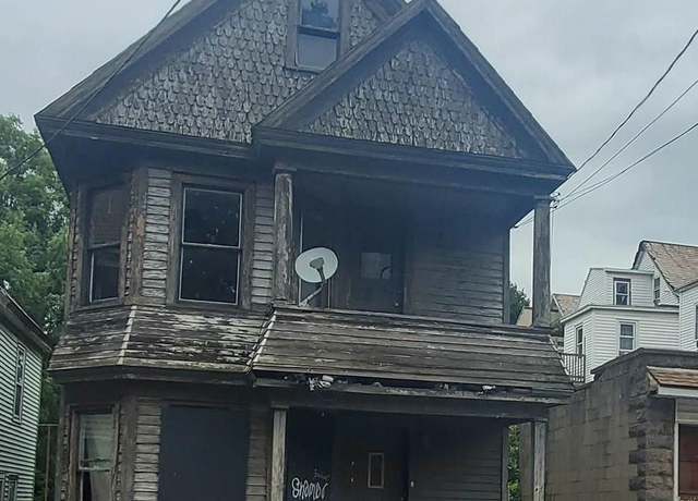Property at 633 Lang St, Schenectady, NY 12308, 4 beds, 2 baths