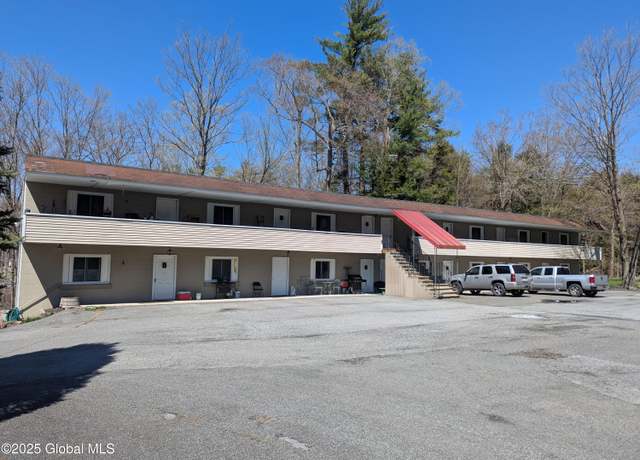 Property at 1018 State Route 50, Ballston Lake, NY 12019, 9 beds, 14 baths