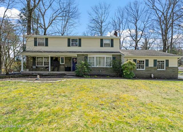 Property at 2 Hemlock Dr, Clifton Park, NY 12065, 4 beds, 2.5 baths