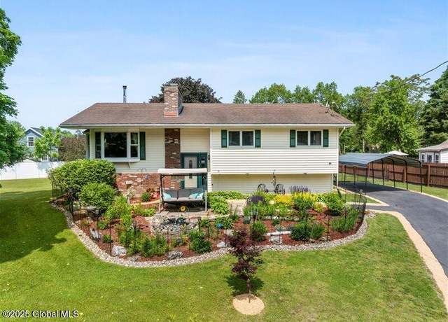 Property at 26 Eagle St, Hudson, NY 12565, 3 beds, 1.5 baths