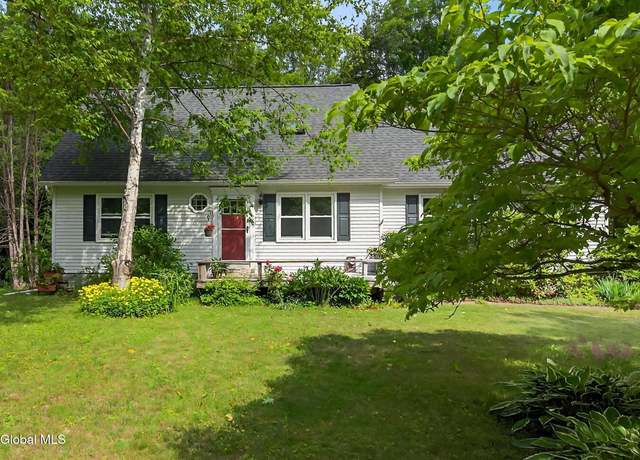 Property at 21 Hemlock Dr, Greenfield Center, NY 12833, 4 beds, 2.5 baths