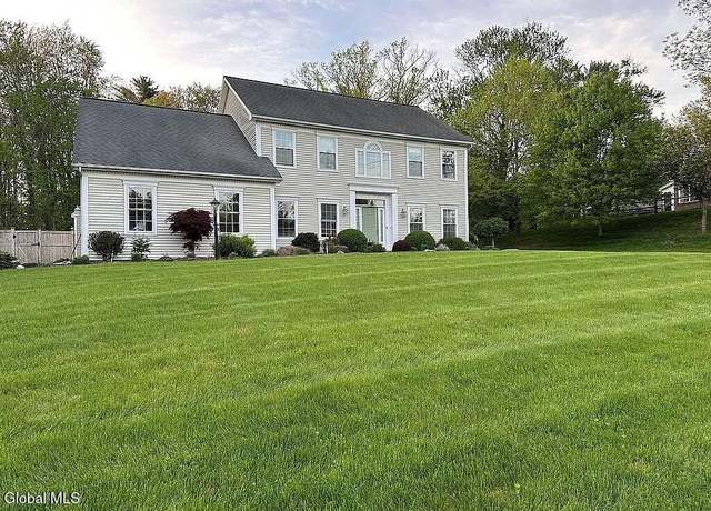 Property at 33 Western Ave, Delmar, NY 12054, 4 beds, 2.5 baths