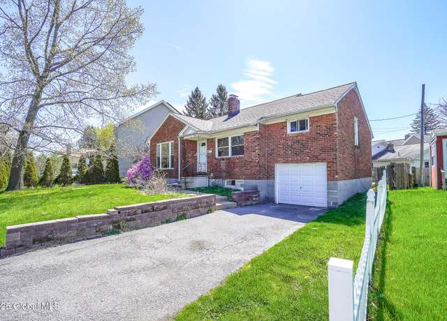 Property at 786 New Scotland Ave, Albany, NY 12208, 5 beds, 2.5 baths