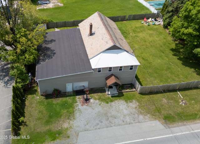 Property at 985 Murray Rd, Middle Grove, NY 12850, 5 beds, 2 baths
