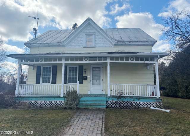 Property at 39 Champlain St, Rouses Point, NY 12979, 3 beds, 1.5 baths
