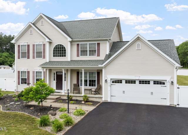 Property at 238 Woodsfield Dr, Schenectady, NY 12303, 3 beds, 2.5 baths