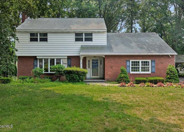 Property at 158 Willow Ln, Glenville, NY 12302, 4 beds, 2.5 baths