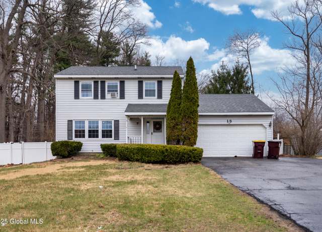 Property at 13 Rosemary Dr, Niskayuna, NY 12304, 3 beds, 1.5 baths