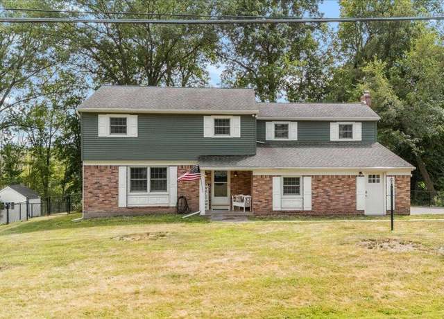 Property at 10 Heritage Pkwy, Scotia, NY 12302, 4 beds, 3 baths