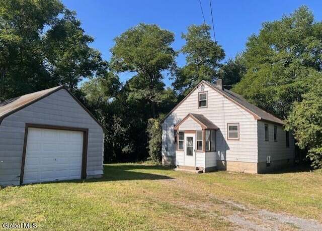 Property at 1097 Church Rd, Glenville, NY 12302, 3 beds, 1 bath