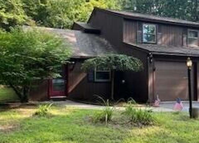 Property at 13 Glenbrook Dr, Clifton Park, NY 12065, 3 beds, 2 baths