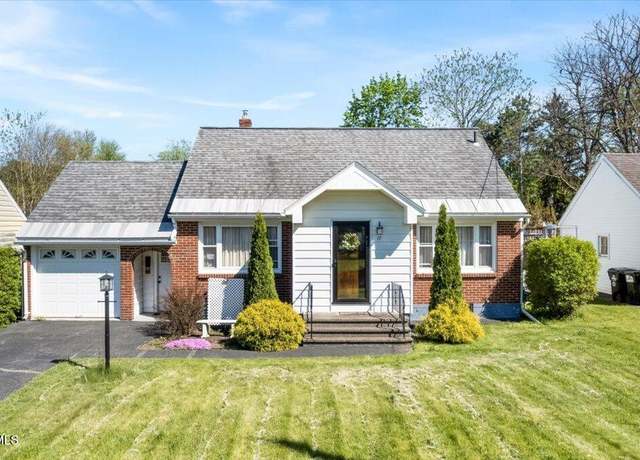 Property at 17 Ruby Blvd, Schenectady, NY 12302, 3 beds, 1 bath