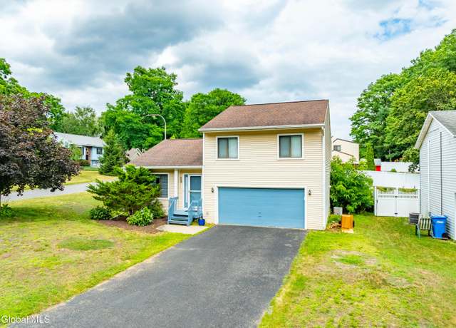 Property at 15 W Meadow Dr, Albany, NY 12203, 3 beds, 1.5 baths