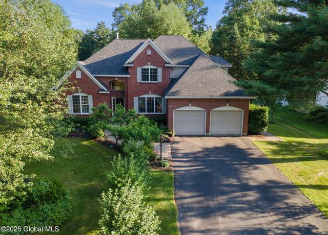 Property at 18 Beresford Rd, Ballston Lake, NY 12019, 3 beds, 2.5 baths