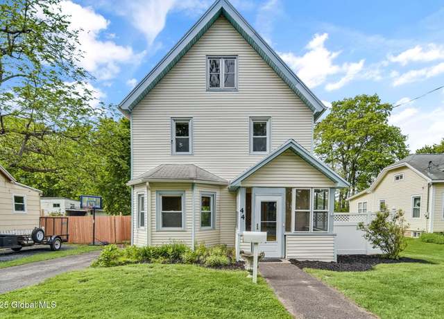 Property at 44 Hudson Ave, Delmar, NY 12054, 2 beds, 1.5 baths