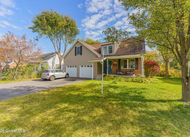 Property at 3220 Franklin St, Schenectady, NY 12306, 3 beds, 2.5 baths