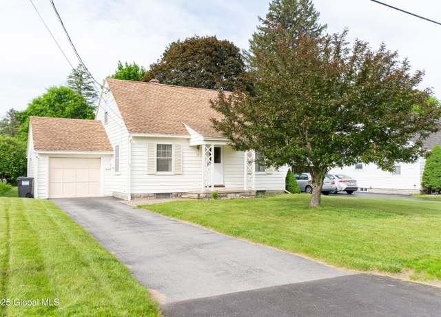Property at 13 Willowbrook Rd, Glenville, NY 12302, 3 beds, 1 bath