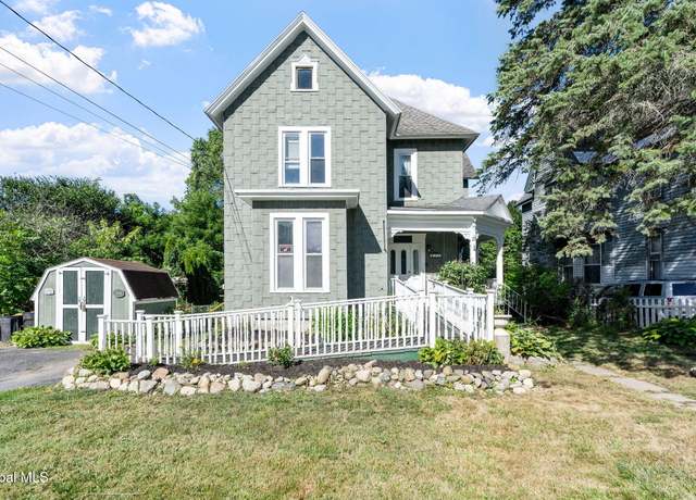Property at 25 Chestnut St, Johnstown, NY 12095, 5 beds, 3 baths