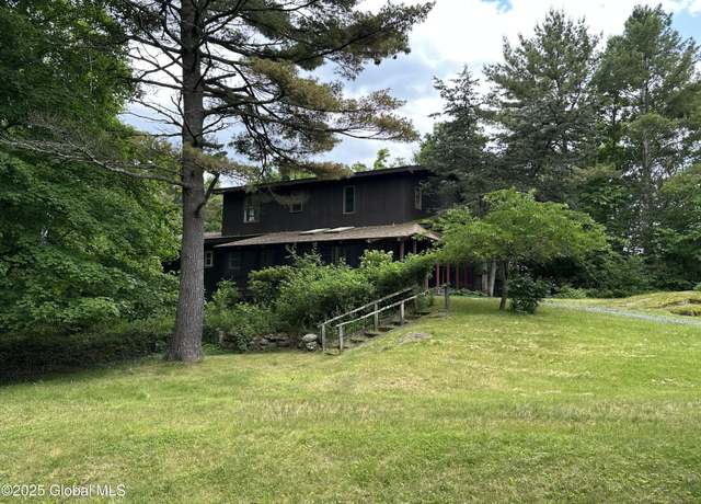 Property at 1037 Ledge Hill Rd, Westport, NY 12993, 5 beds, 3 baths