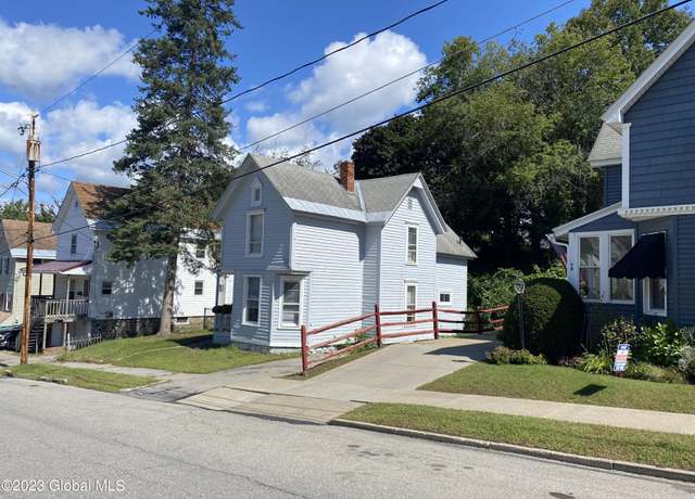 Photo of 15 Bloomingdale Ave, Gloversville, NY 12078