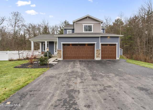 Property at 3 Grace Ct, Clifton Park, NY 12065, 4 beds, 3 baths