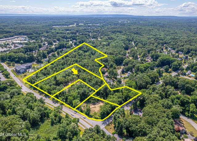 Property at 3 Ipa Ln, Clifton Park, NY 12065