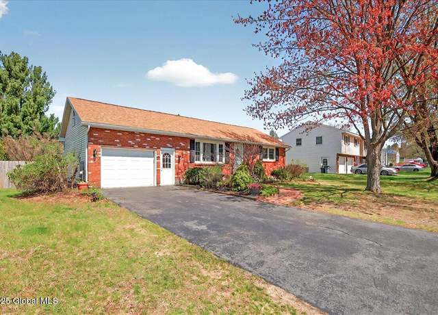 Property at 6 Concord Dr, Colonie, NY 12309, 3 beds, 1 bath