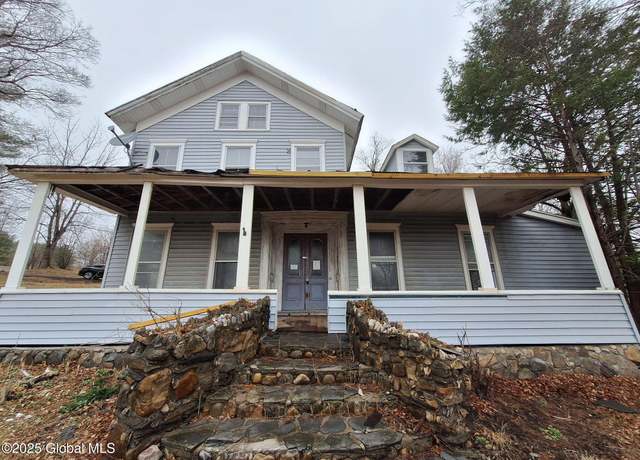 Property at 6 Lee, Oak Hill, NY 12423, 5 beds, 2.5 baths