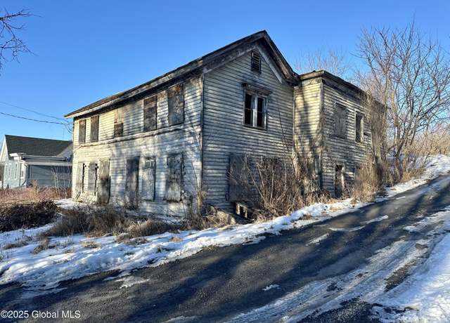 Property at 4 Ellsworth St, Claverack, NY 12565