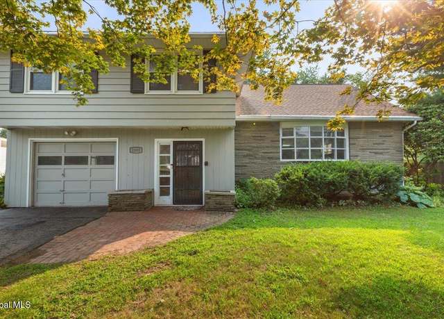 Property at 2408 Troy Schenectady Rd, Niskayuna, NY 12309, 4 beds, 2 baths