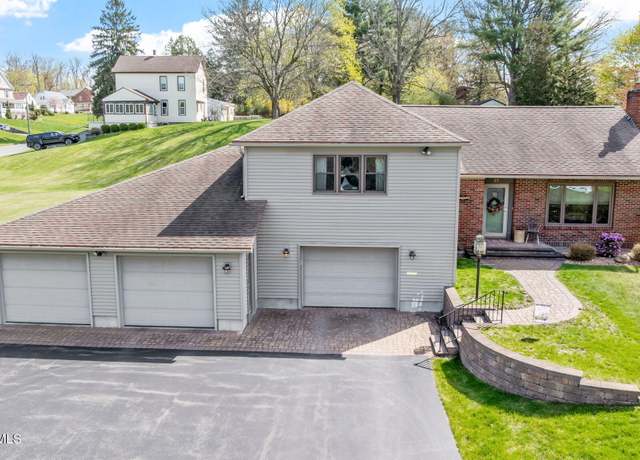 Property at 27 Van Dyke Ave Ave, Amsterdam, NY 12010, 3 beds, 1.5 baths