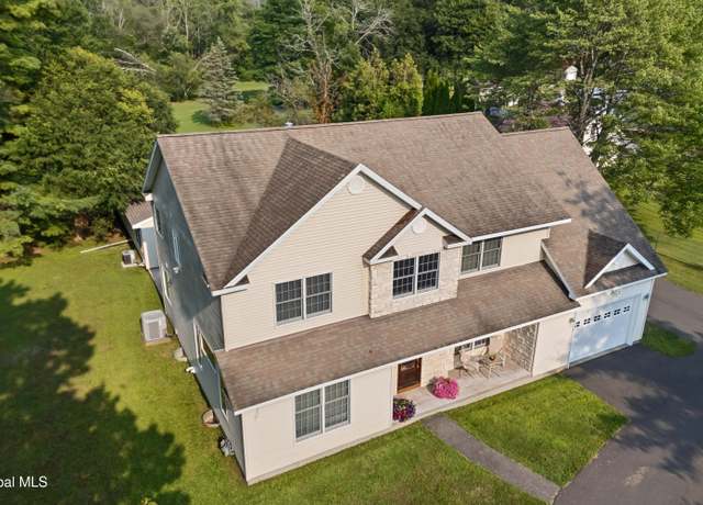 Property at 630 Lishakill Rd, Niskayuna, NY 12309, 5 beds, 3.5 baths