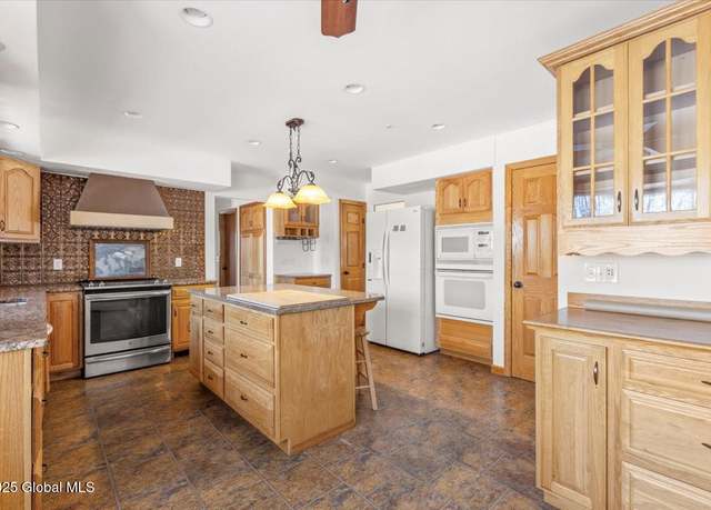 Property at 3461 Route 9, Hudson, NY 12534, 4 beds, 3.5 baths