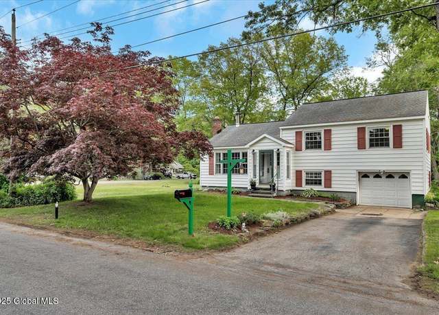 Property at 526 Leahy Ln, Ballston Spa, NY 12020, 3 beds, 1.5 baths