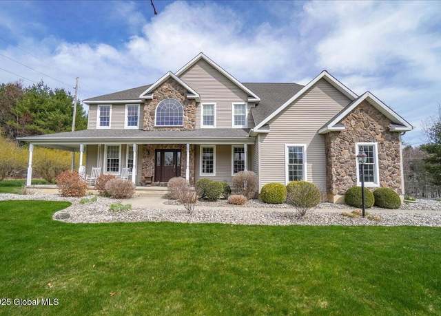 Property at 2 Leah Ct, Ballston Lake, NY 12019, 4 beds, 2.5 baths