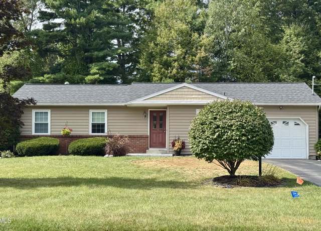 Property at 41 Evergreen Ave, Clifton Park, NY 12065, 3 beds, 1 bath