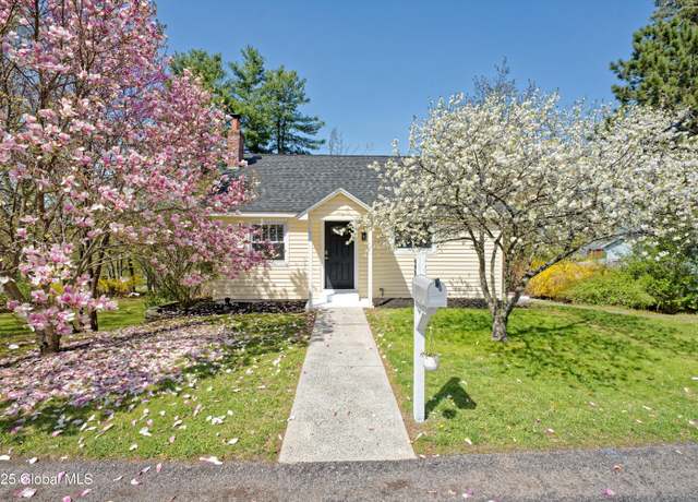 Property at 33 Grapevine Pl, Latham, NY 12110, 3 beds, 2 baths