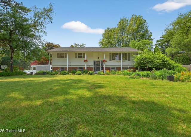 Property at 6 Southcrest Dr, Clifton Park, NY 12065, 3 beds, 2.5 baths