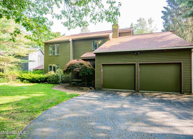 Property at 13 Robinwood Dr, Clifton Park, NY 12065, 4 beds, 2.5 baths