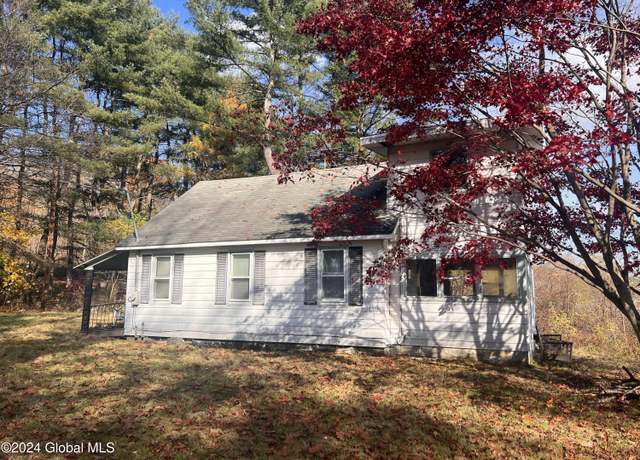 Property at 123 Iroquois Trail Rd, Tribes Hill, NY 12177, 3 beds, 1 bath