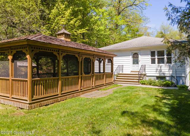 Property at 29 Wolf Hill Rd, Voorheesville, NY 12186, 3 beds, 1 bath