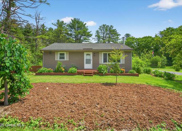 Property at 840 Washout Rd, Glenville, NY 12302, 2 beds, 1 bath