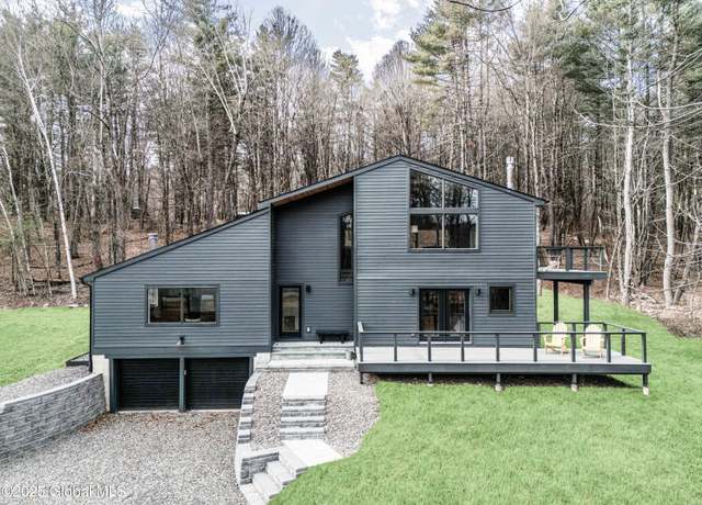 Property at 829 Jefferson Rd, Nassau, NY 12123, 3 beds, 2.5 baths