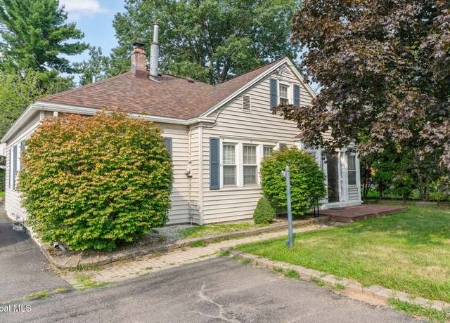 Property at 1833 Western Ave, Albany, NY 12203, 4 beds, 1.5 baths