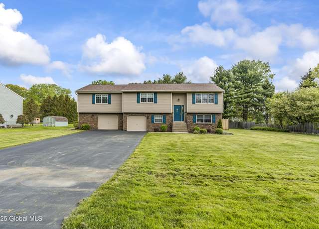 Property at 22 Cedarwood Dr, Ballston Lake, NY 12019, 3 beds, 2.5 baths