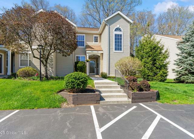 Property at 5101 Forest Pointe Dr, Clifton Park, NY 12065, 3 beds, 2.5 baths