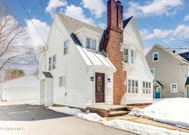 Property at 36 East Blvd, Gloversville, NY 12078, 4 beds, 2.5 baths