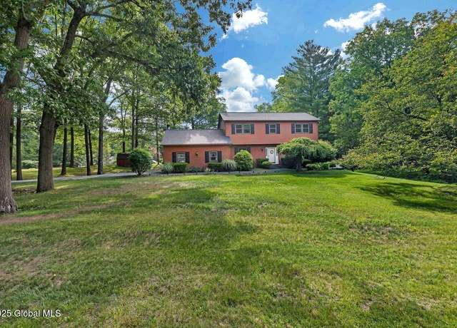 Property at 12 Marryanne Dr, Clifton Park, NY 12065, 4 beds, 2.5 baths